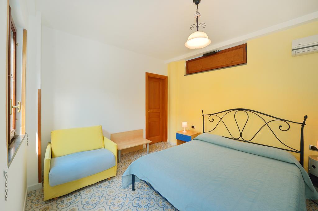 La Capannina Bed & Breakfast Прочида Стая снимка