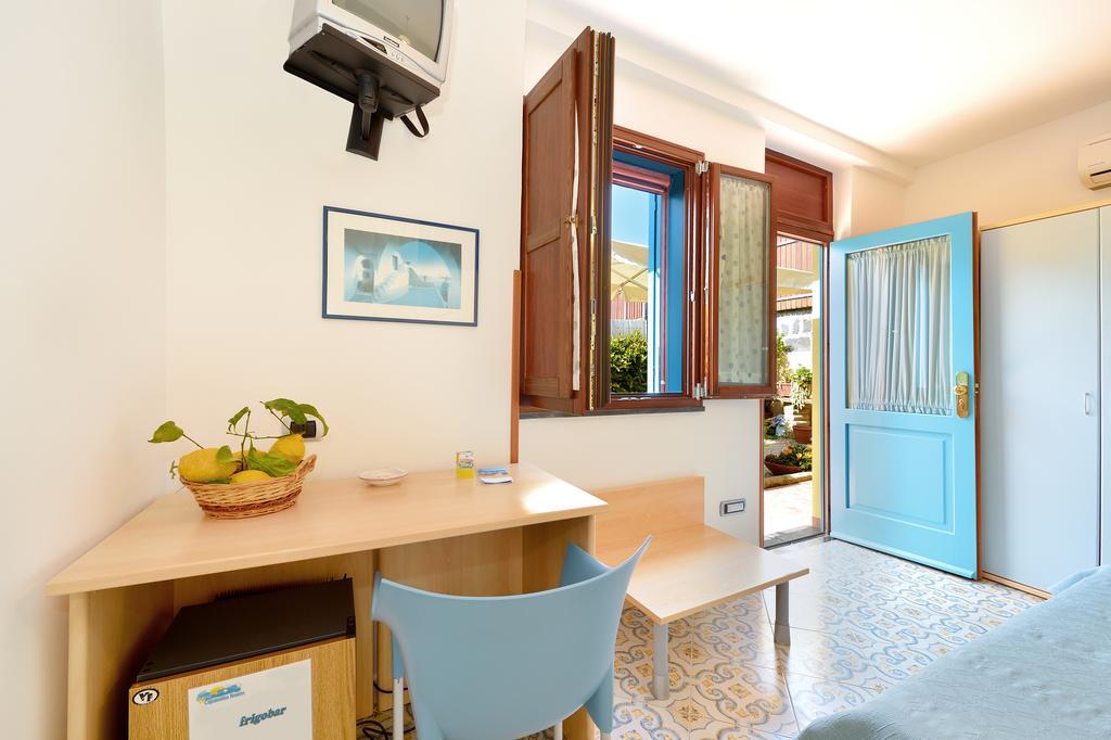 La Capannina Bed & Breakfast Прочида Стая снимка