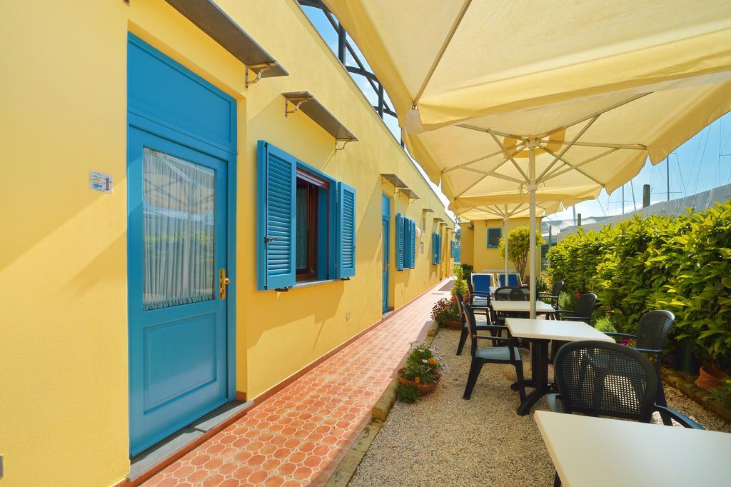 La Capannina Bed & Breakfast Прочида Екстериор снимка